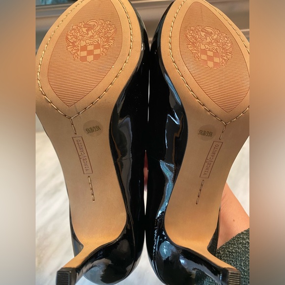 NEW Vince Camuto Peep-toe Pumps - women’s size 5.5 - Picture 3 of 3